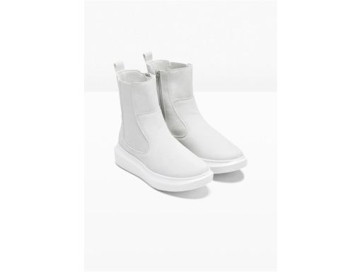 B.P.C botki damskie beżowe na białej podeszwie 40.