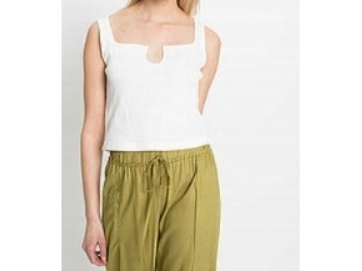 B.P.C krótki biały top prążkowany bawełna 40/42.