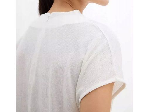 B.P.C bluzka śmietankowa krepowana 40/42.