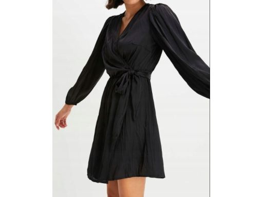 B.P.C kopertowa sukienka satynowa czarna 40.