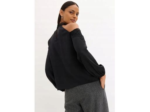 B.P.C bluzka czarna odkryte ramiona z koronką 40.