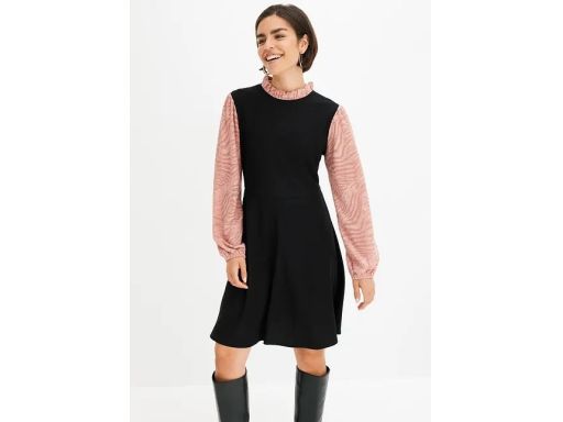 B.P.C sukienka czarno-różowa strukturalna r.40/42