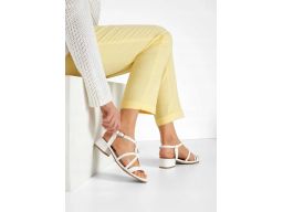 B.P.C sandały białe na paseczki na obcasie ^41