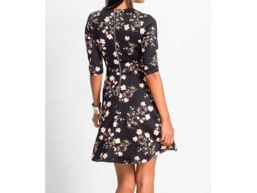 B.P.C sukienka czarna w kolorowe kwiaty rozkloszowana 38.