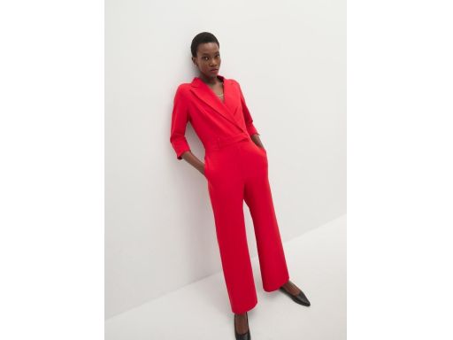 B.P.C elegancki czerwony kombinezon z wykładanym kołnierzem r.46