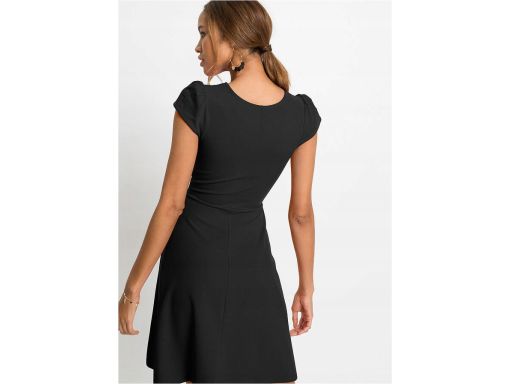 Mała czarna z aplikacją w dekolcie r.36/38