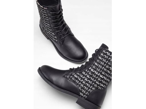 B.P.C botki czarne z dzianinową wstawką we wzorek 40.