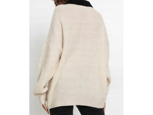 B.P.C sweter beżowy z czarnym kołnierzykiem 40/42.