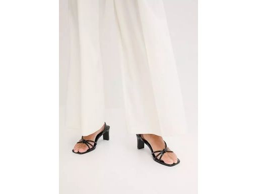 B.P.C kombinezon ecru z szerokimi nogawkami i z satynową górą 40.