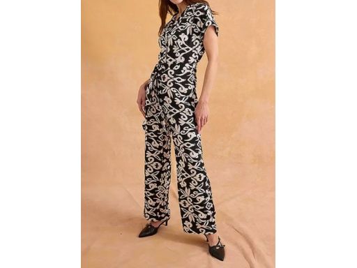 B.P.C kombinezon czarny z białym wzorem 40.