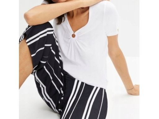 B.P.C t-shirt damski biały z aplikacją r.36/38