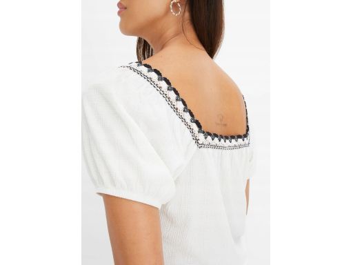 B.P.C śmietankowa bluzka z czarnym haftem ^52/54