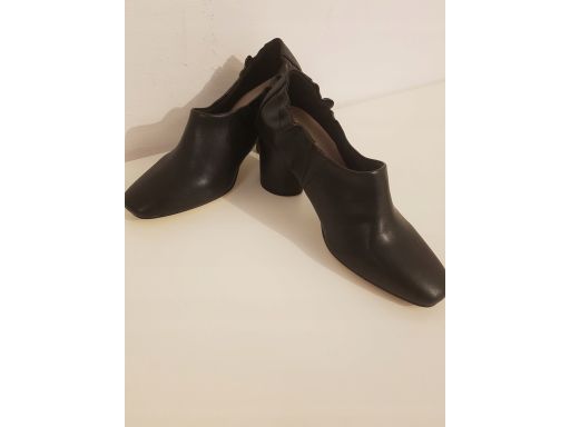 BIANCO czarne zabudowane czółenka 36