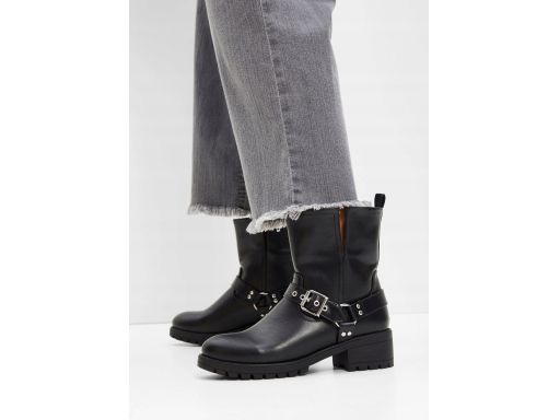 B.P.C krótkie kozaki biker czarne na grubej podeszwie i klocku 39.