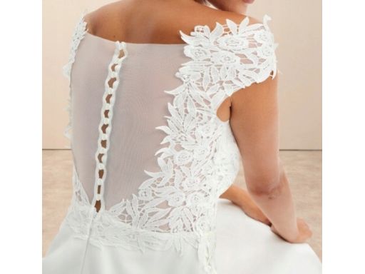 B.P.C suknia ślubna śmietankowa carmen z koronką ^44