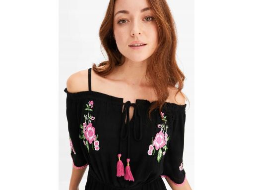 B.P.C. sukienka mini czarna z haftem carmen ^36