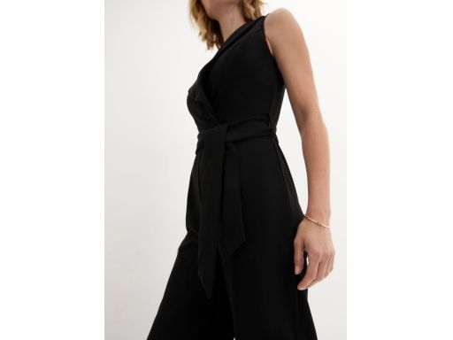 B.P.C czarny kombinezon bez rękawów r.48