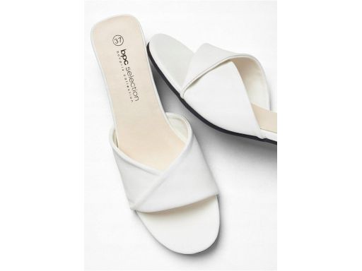 B.P.C klapki na obcasie białe ^40