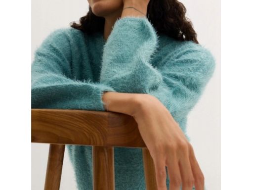 B.P.C włochaty sweter szałwiowy z przędzy piórkowej 44/46.