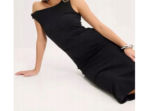 B.P.C czarna sukienka midi z marszczeniem i wywinięciem ramiączka r.44