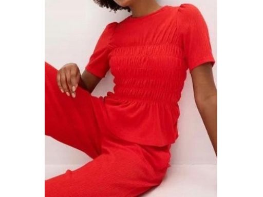 B.P.C bluzka czerwona z marszczeniami 52/54.
