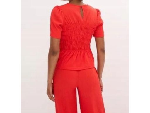 B.P.C bluzka czerwona z marszczeniami 52/54.