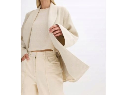 B.P.C krótki płaszcz beżowy szerokie rękawy 50.