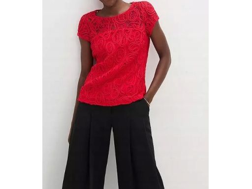 B.P.C t-shirt czerwony z koronką r.38