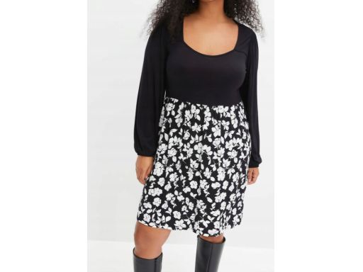 B.P.C czarna sukienka z nadrukowaną dolną częścią ^44/46