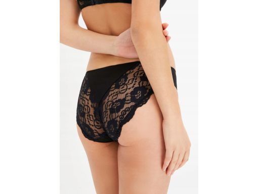 B.P.C. 4-pak majtki figi bawełniane z koronką czarne 52/54.