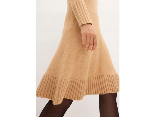 B.P.C karmelowa dzianinowa sukienka z kołnierzykiem r.36/38