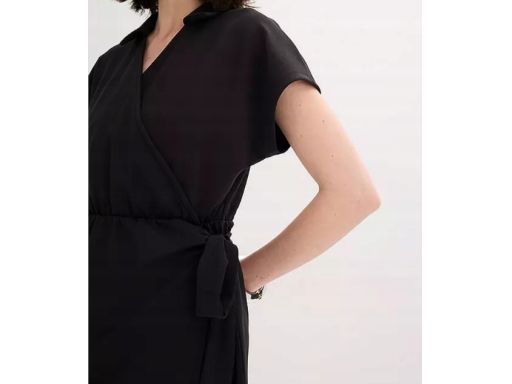 B.P.C sukienka czarna kopertowa z kołnierzykiem 48/50.