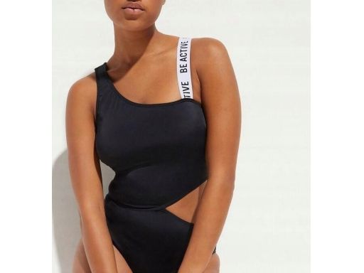 B.P.C kostium jednoczęściowy z wycięciem i napisami r.38