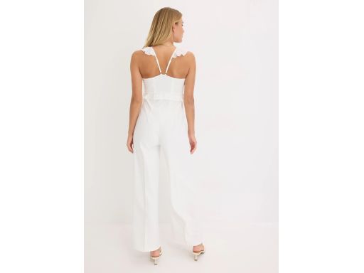 B.P.C kombinezon śmietankowy z falbankami 38.