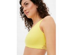 B.P.C miękki biustonosz bez usztywnień Feel Comfort z koronką żółty ^M