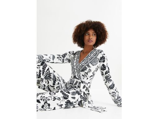 B.P.C kombinezon biały w czarne wzory 36/38.