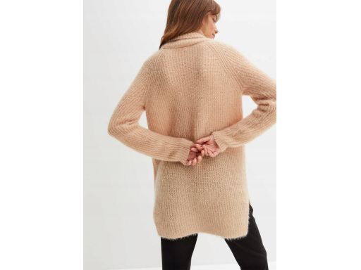 B.P.C beżowy, włochaty sweter z golfem 40/42.