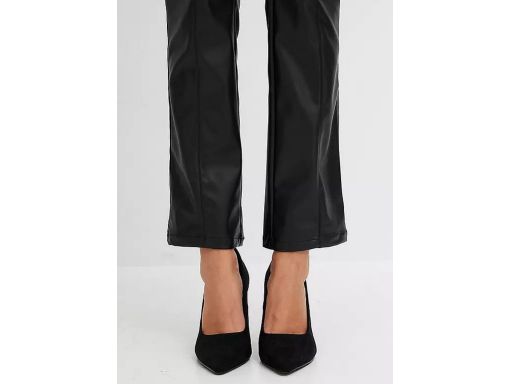 B.P.C spodnie czarne z eko skóry skórzane ^54