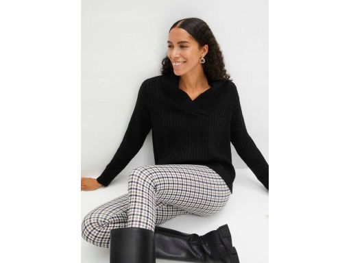 B.P.C czarny sweter damski z szalowym kołnierzem 36/38.