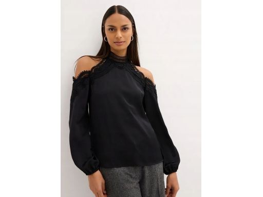 B.P.C bluzka czarna odkryte ramiona z koronką 42.
