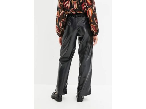 B.P.C spodnie czarne, luźne eko skóra z połyskiem 38.