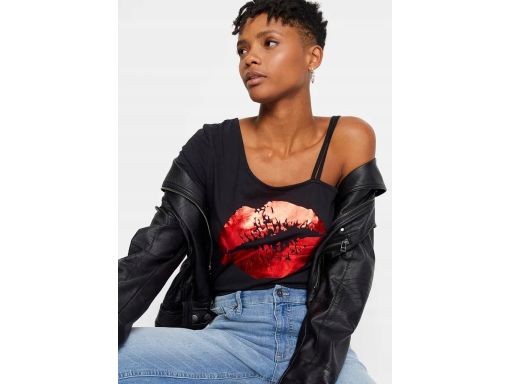 B.P.C t-shirt asymetryczny z nadrukiem ^36/38