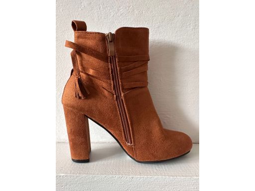 B.P.C brązowe botki na obcasie eko zamsz z paskami ^38