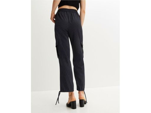 B.P.C spodnie 7/8 bojówki damskie granatowe w paseczki 34.