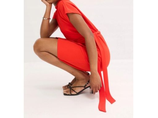 B.P.C czerwona sukienka efektem założenia kopertowego 48/50.