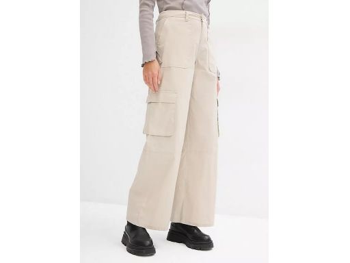 B.P.C spodnie beżowe cargo proste długie ^44