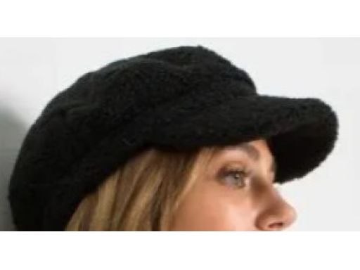 B.P.C kaszkiet damski czarny boucle r.uniwersalny