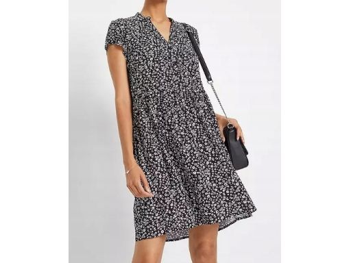 B.P.C sukienka czarna w drobne kwiatuszki wiskoza 42.
