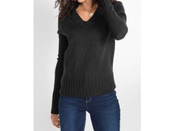 B.P.C czarny sweterek w serek ^40/42