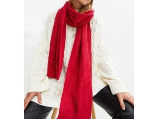 B.P.C dzianinowy szalik malinowy z cekinami uniwersalny.